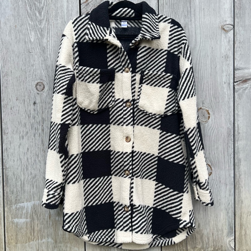 Just Be black & white plaid sherpa button down thick cozy oversized shirt jacket